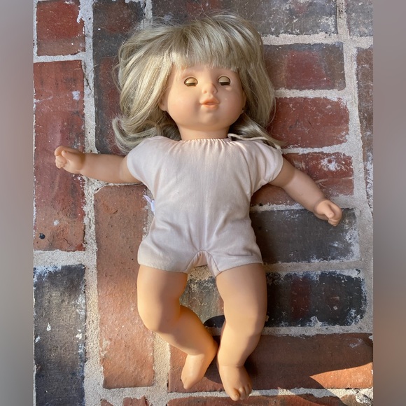 Vintage American Girl Bitty Baby Doll with Blond & Blue Eyes - Picture 7 of 16